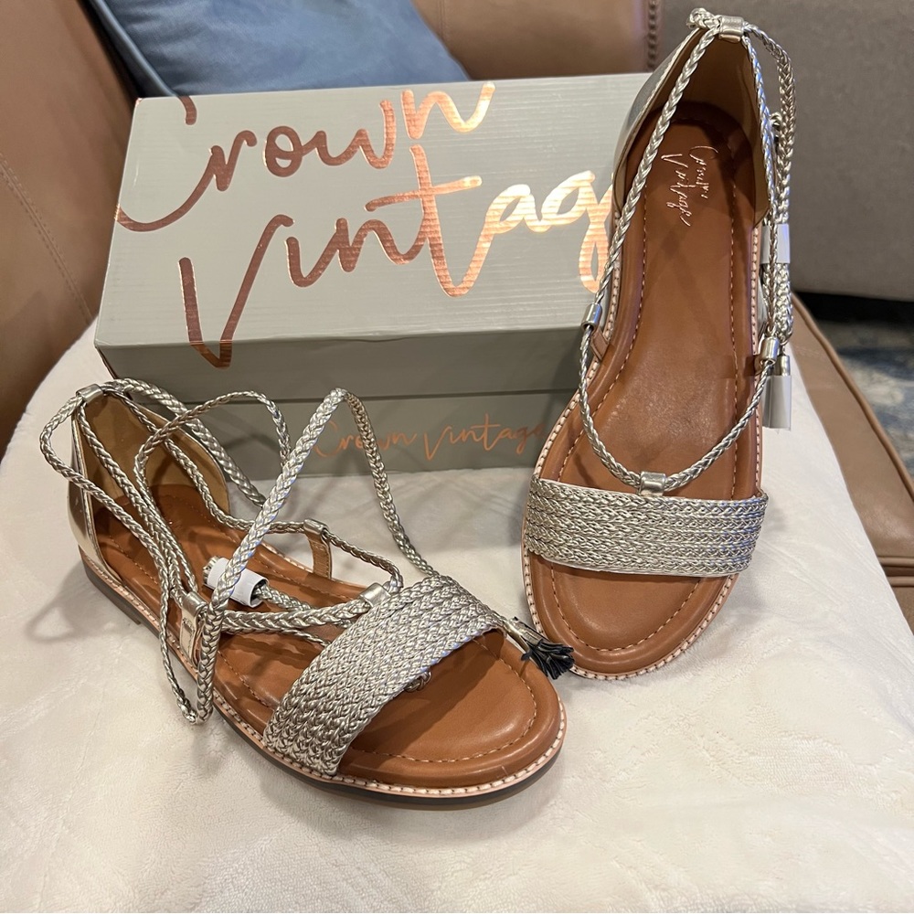 NWT - Crown Vintage Gladiator Sandals - Gold Metallic Size 9